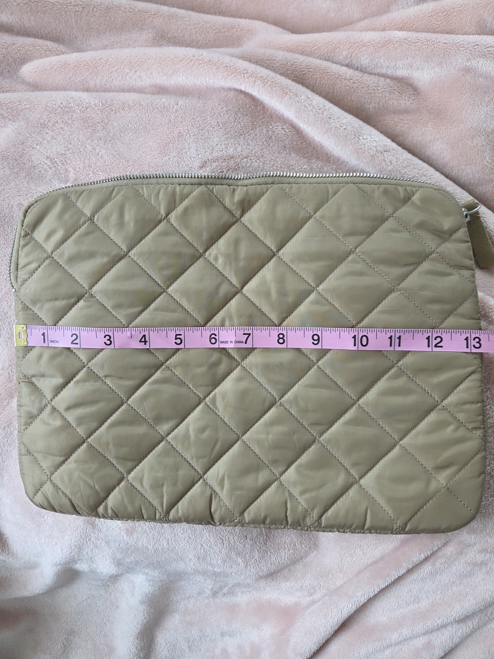 H&M Quilted Laptop Sleeve in Beige - Picture 4 of 5